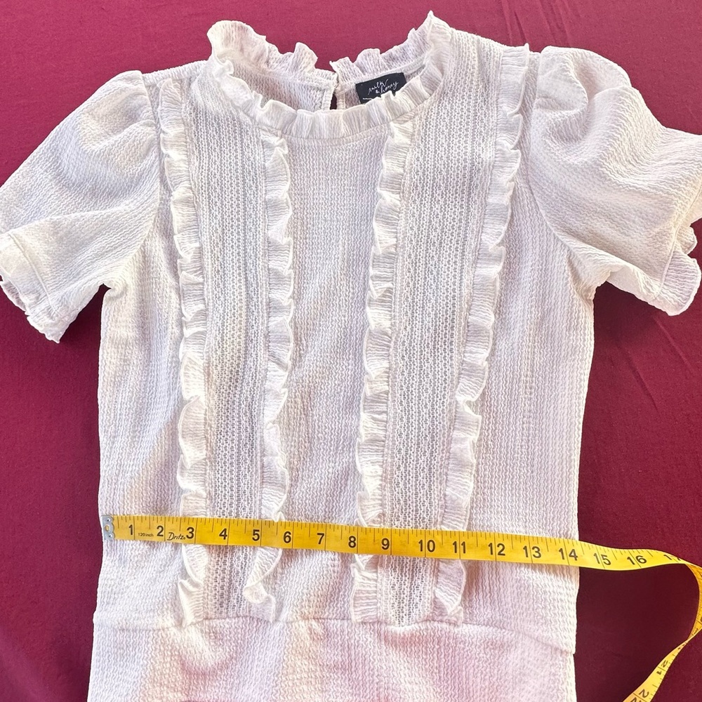 Chic White Ruffled Blouse